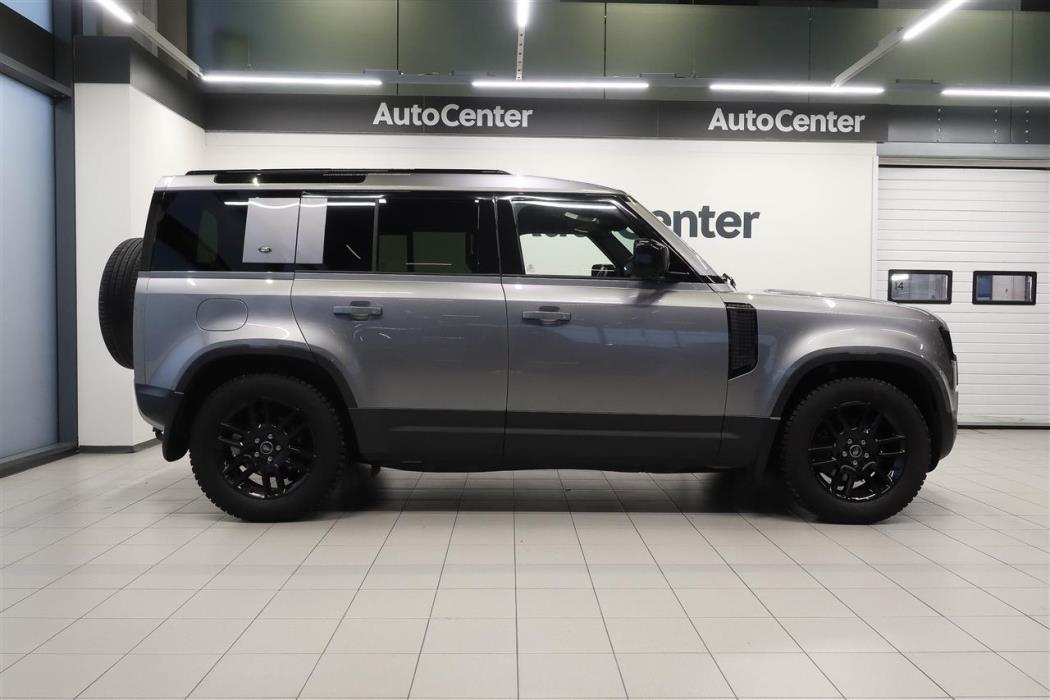 Land Rover Defender 2024