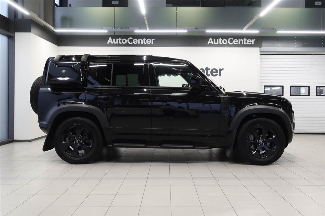 Land Rover Defender 2025