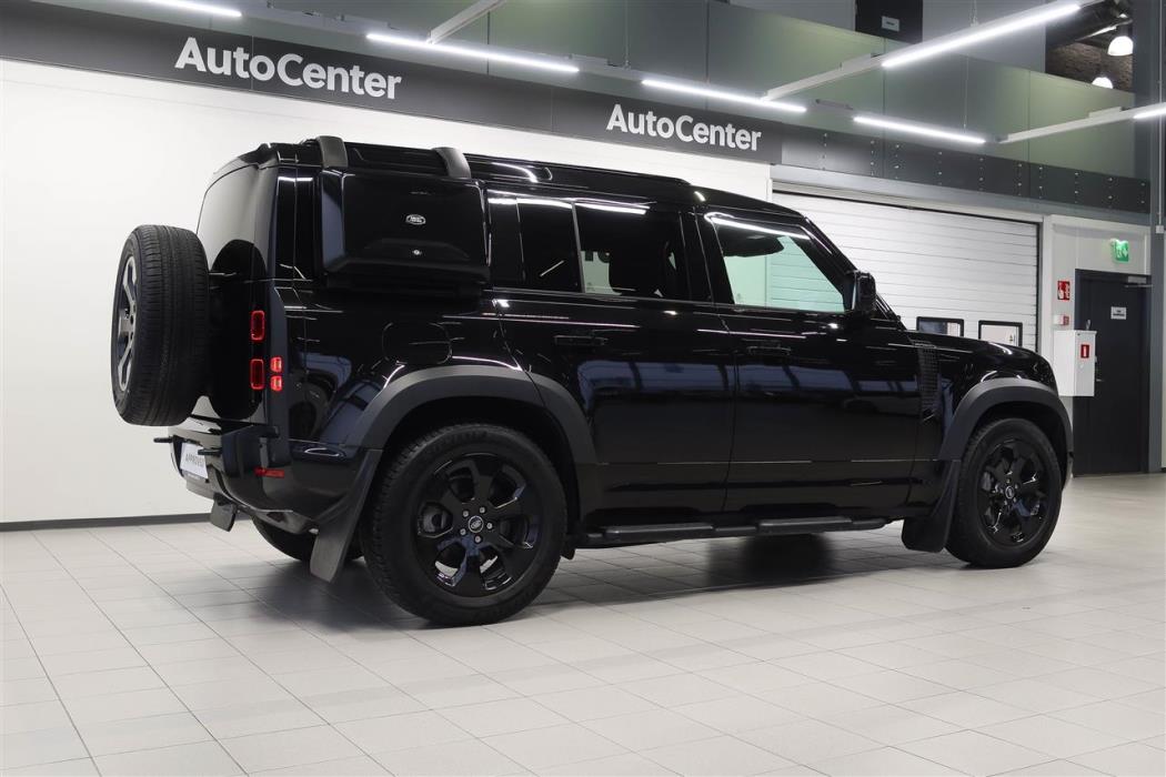 Land Rover Defender 2025