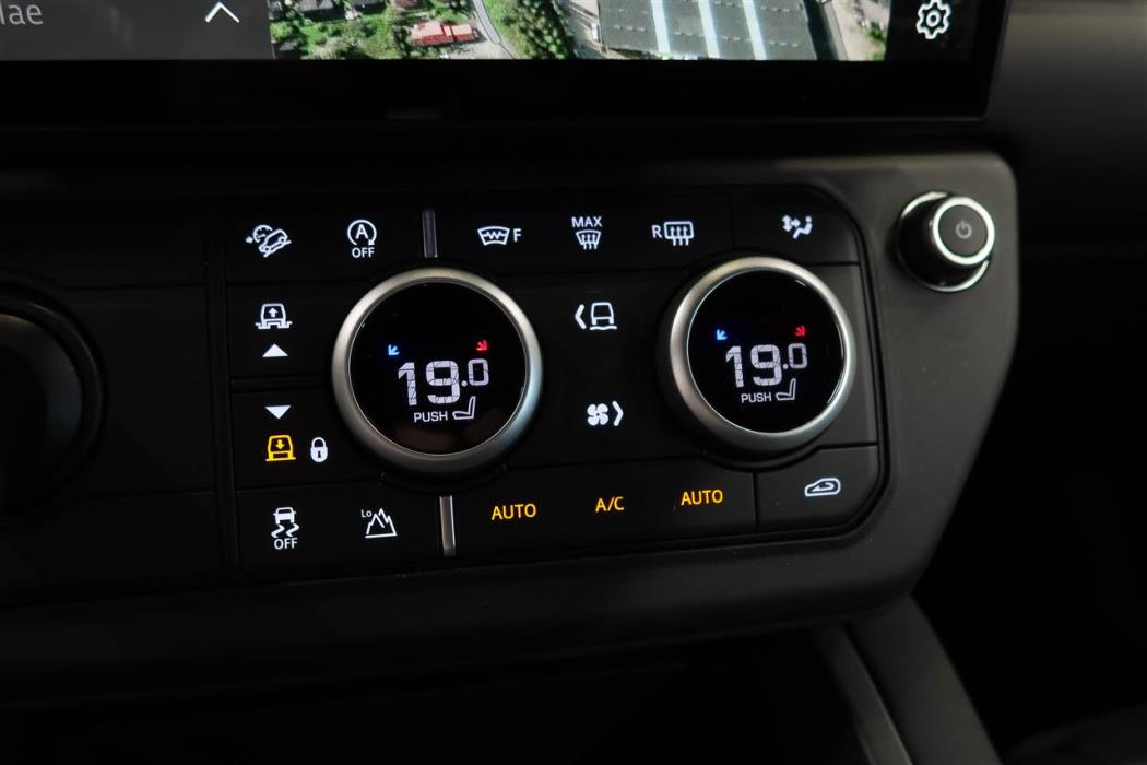 Land Rover Defender 2026