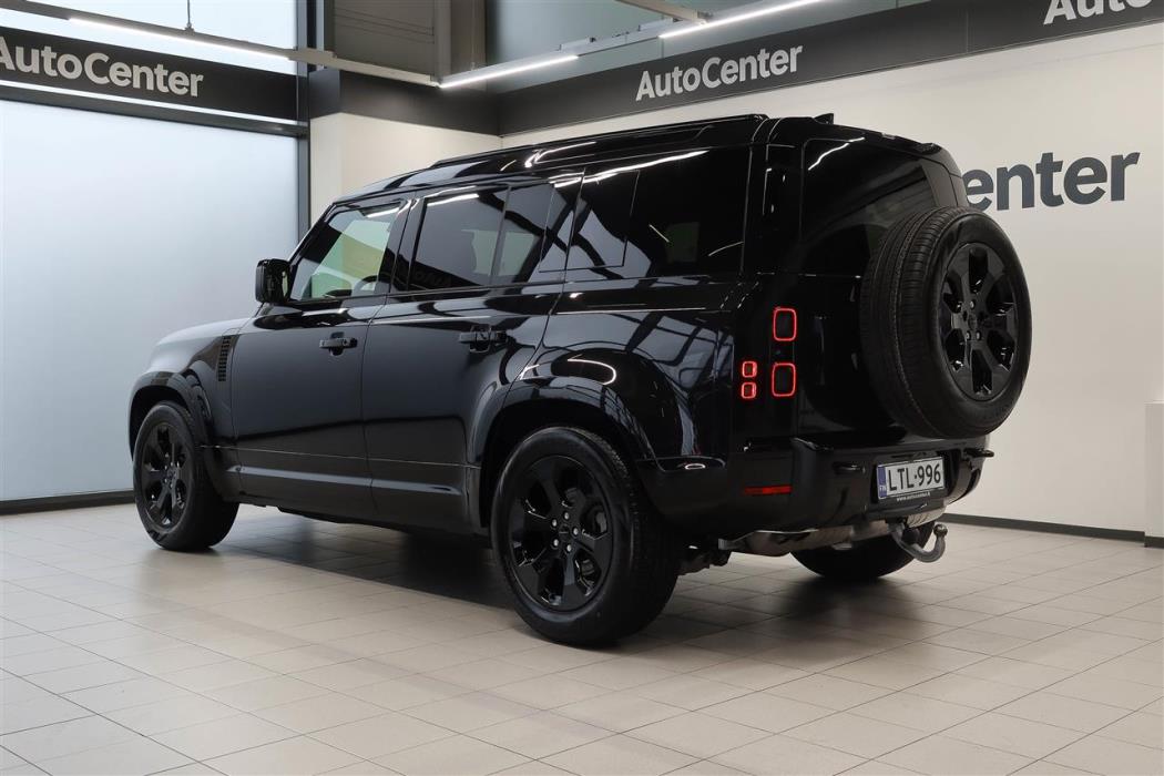 Land Rover Defender 2026