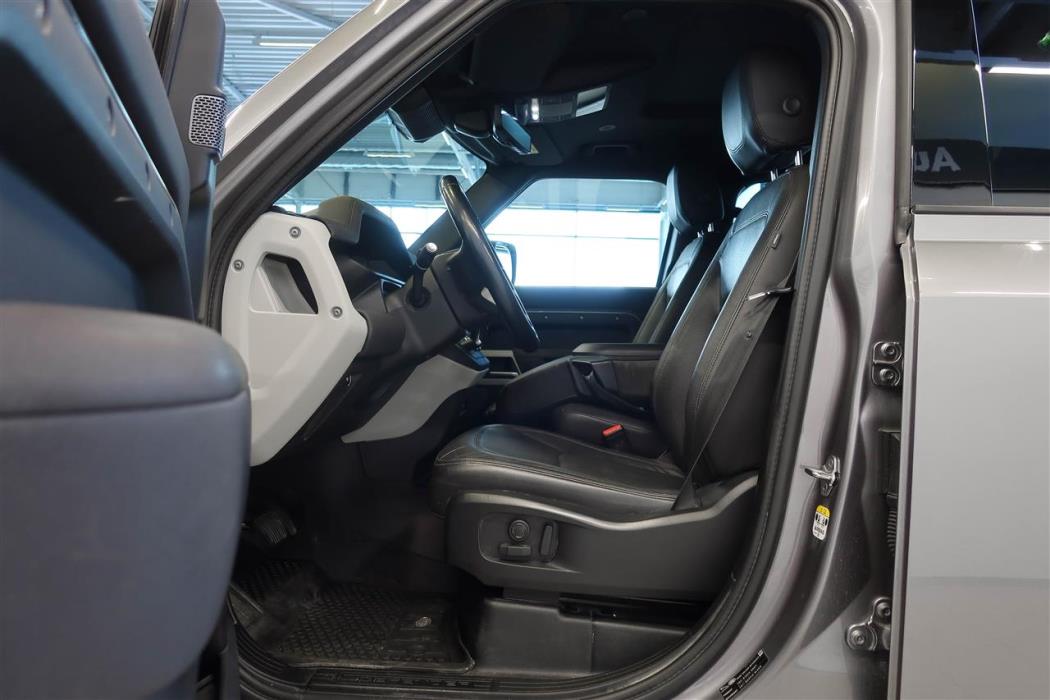 Land Rover Defender 2022