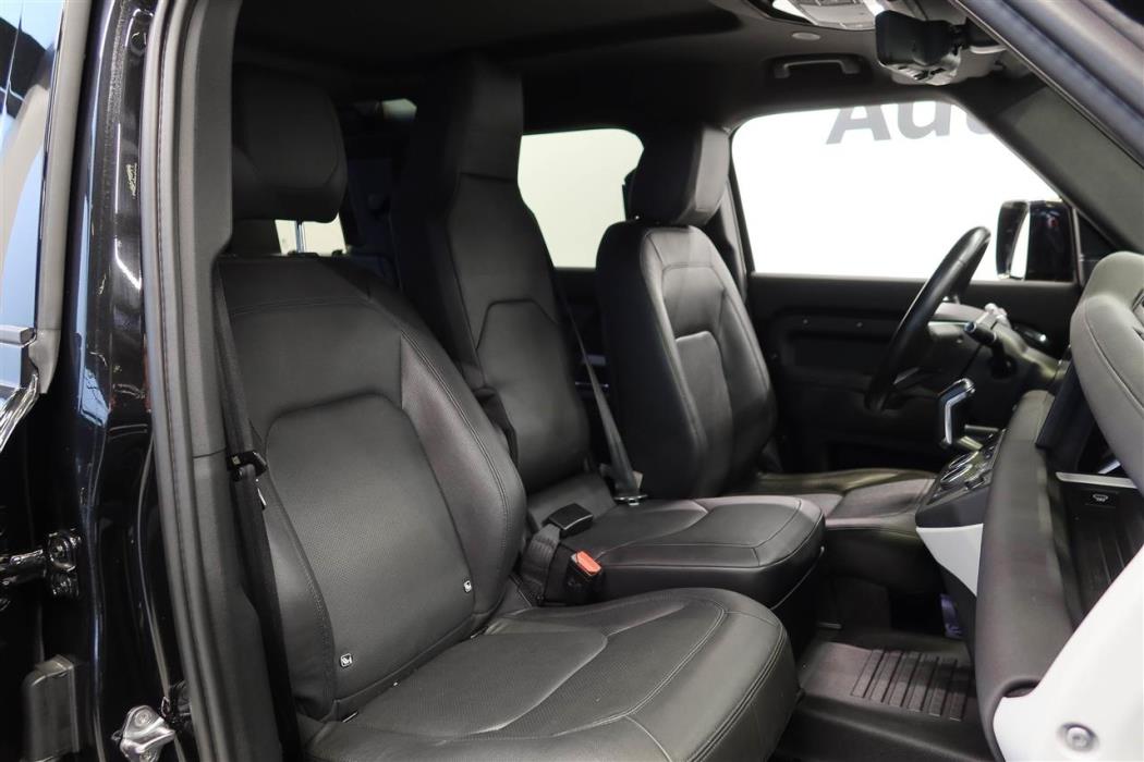 Land Rover Defender 2023