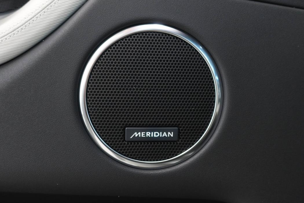 Land Rover Discovery Sport 2025