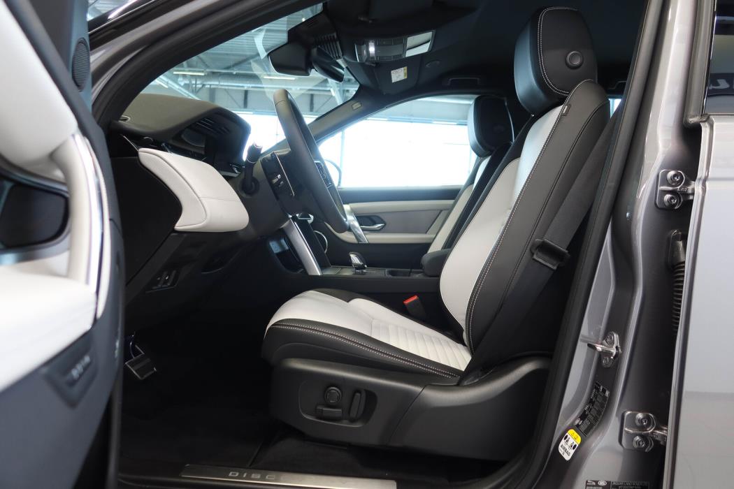 Land Rover Discovery Sport 2025