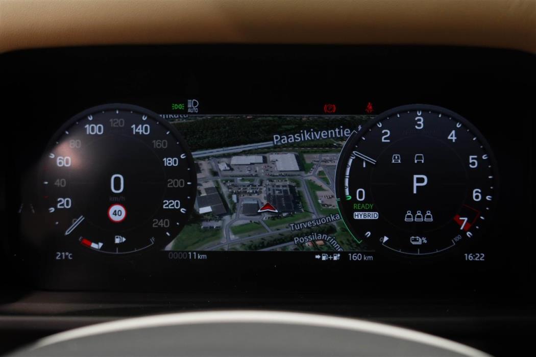 Land Rover Defender 2025