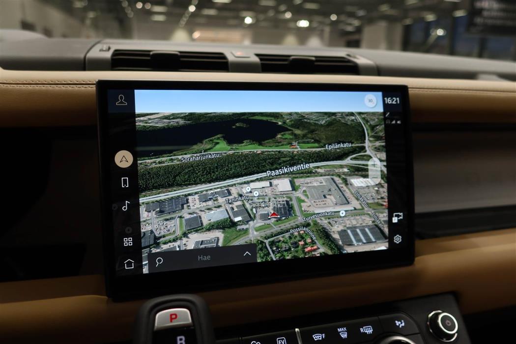 Land Rover Defender 2025