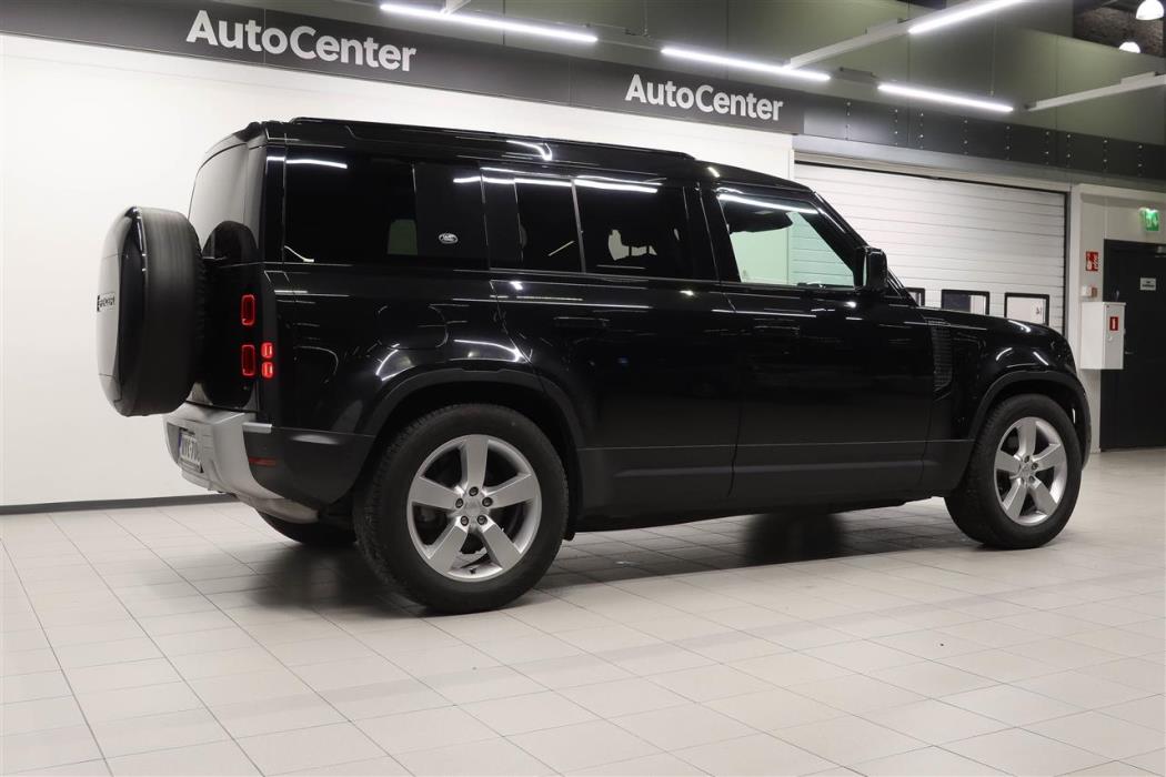 Land Rover Defender 2024