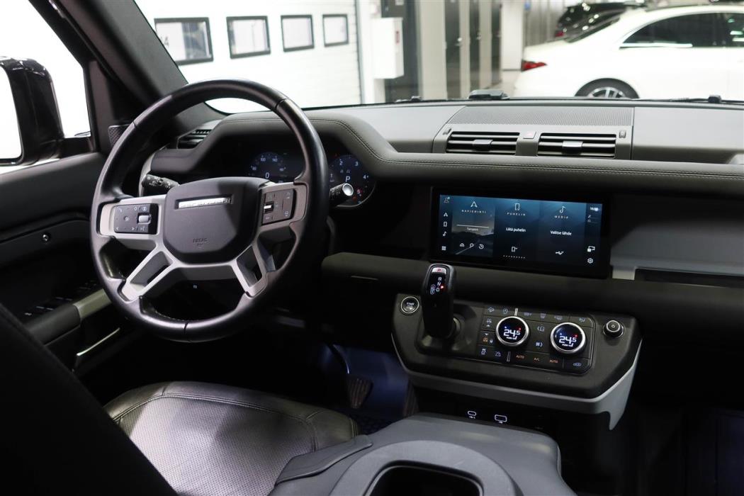 Land Rover Defender 2024