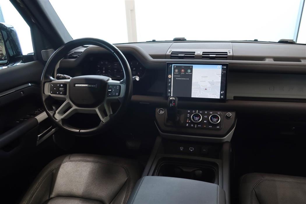 Land Rover Defender 2024
