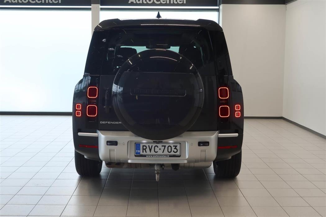 Land Rover Defender 2024