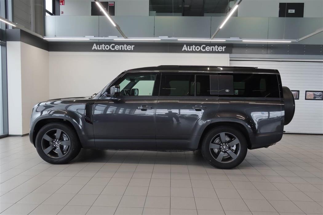 Land Rover Defender 2024
