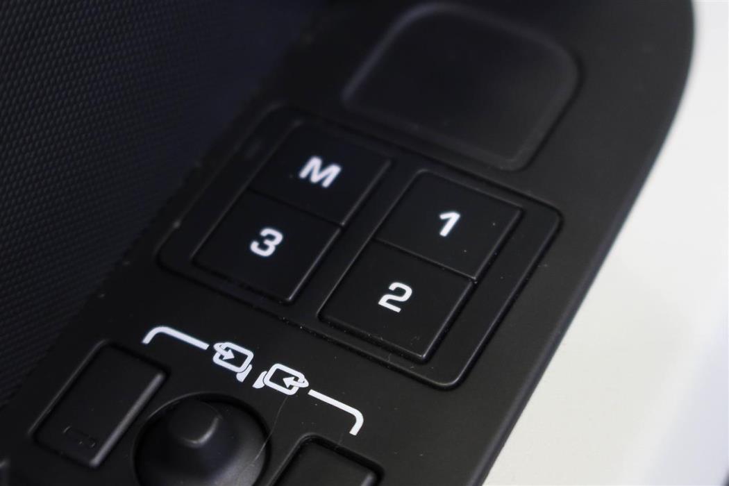 Land Rover Defender 2024