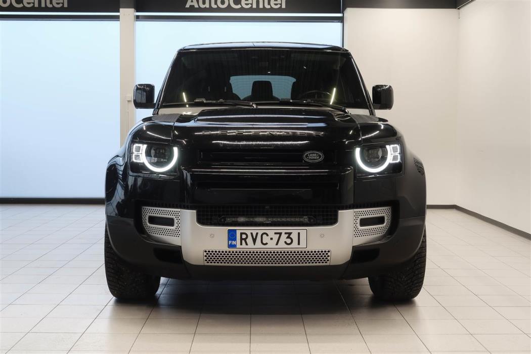 Land Rover Defender 2024