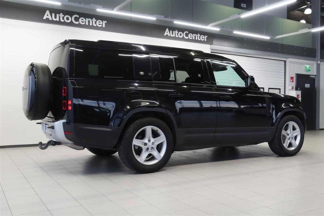 Land Rover Defender 2024