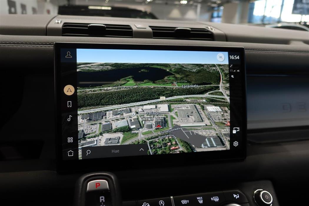 Land Rover Defender 2024