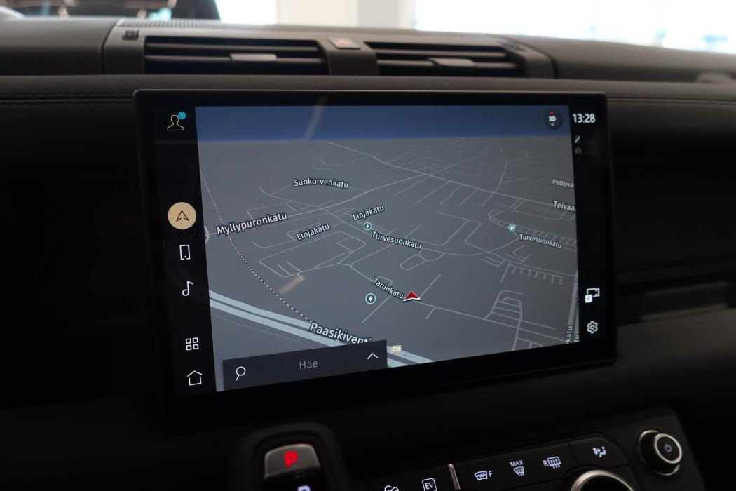 Land Rover Defender 2025