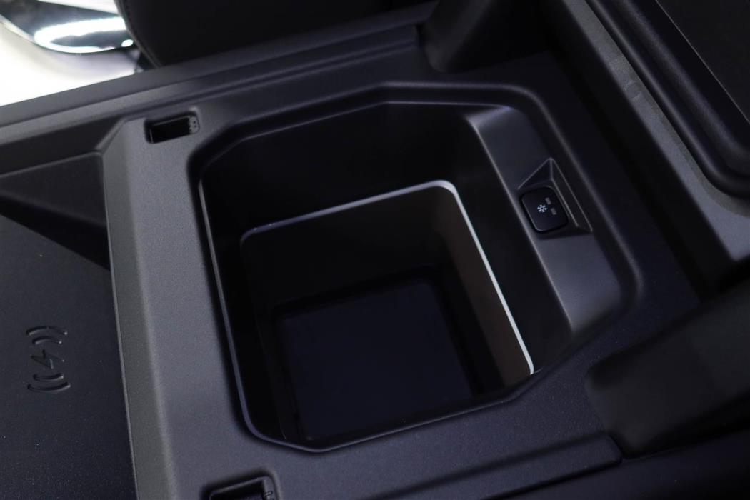 Land Rover Defender 2026