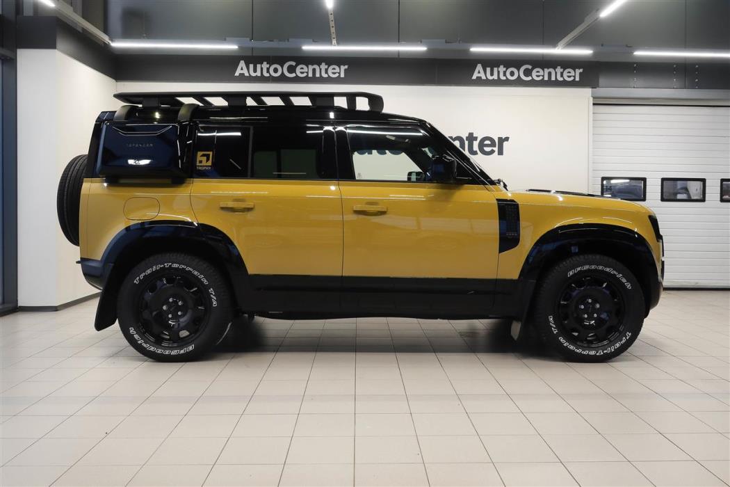 Land Rover Defender 2026