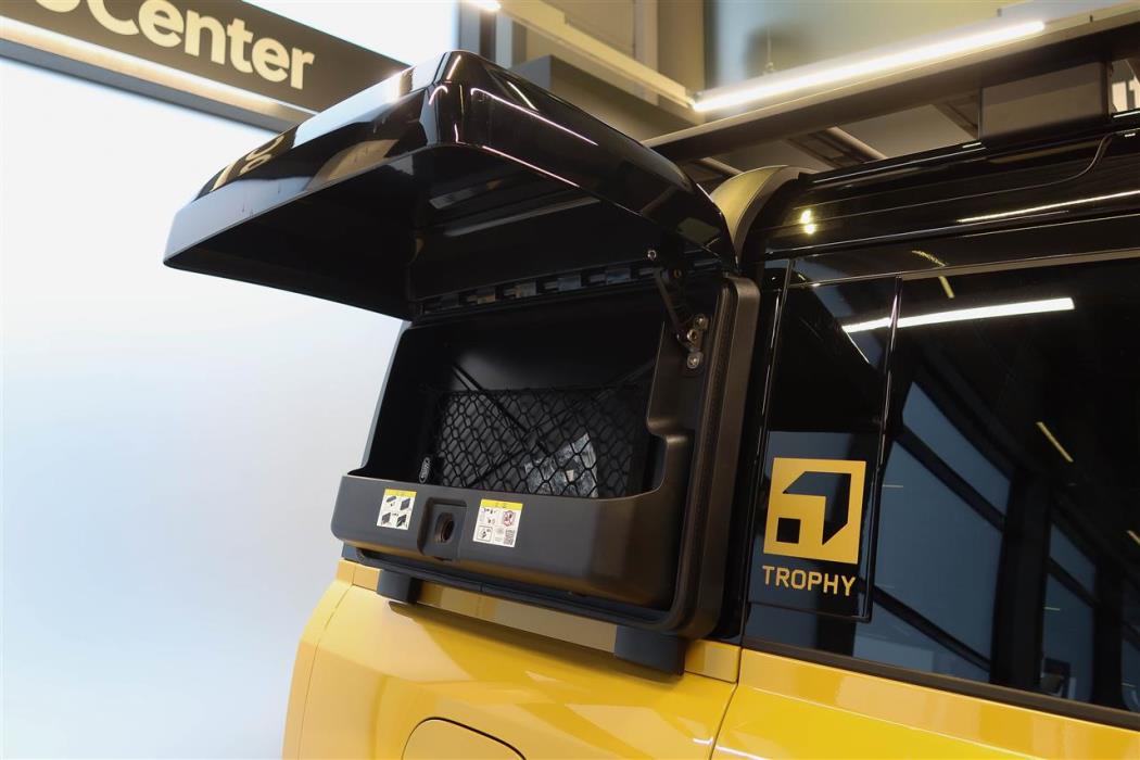 Land Rover Defender 2026