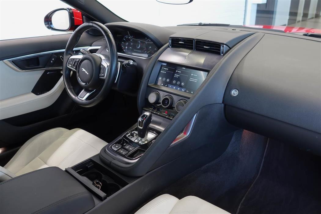 Jaguar F-Type 2021