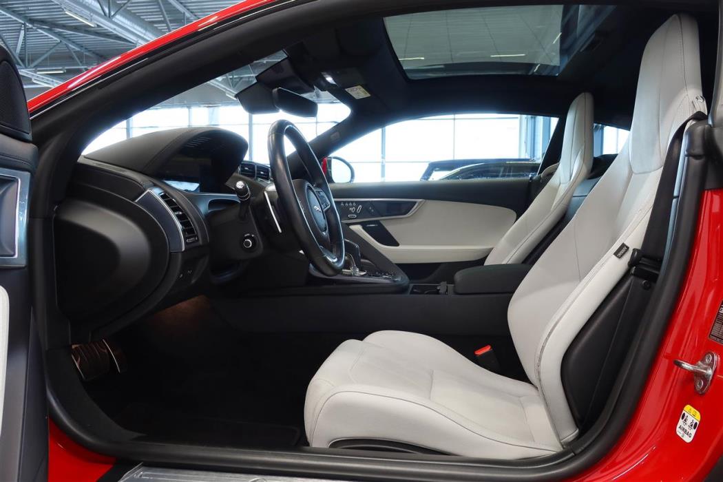 Jaguar F-Type 2021