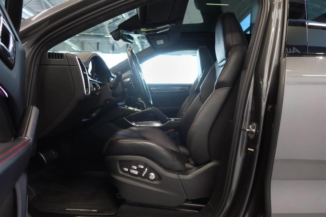 Porsche Cayenne 2020