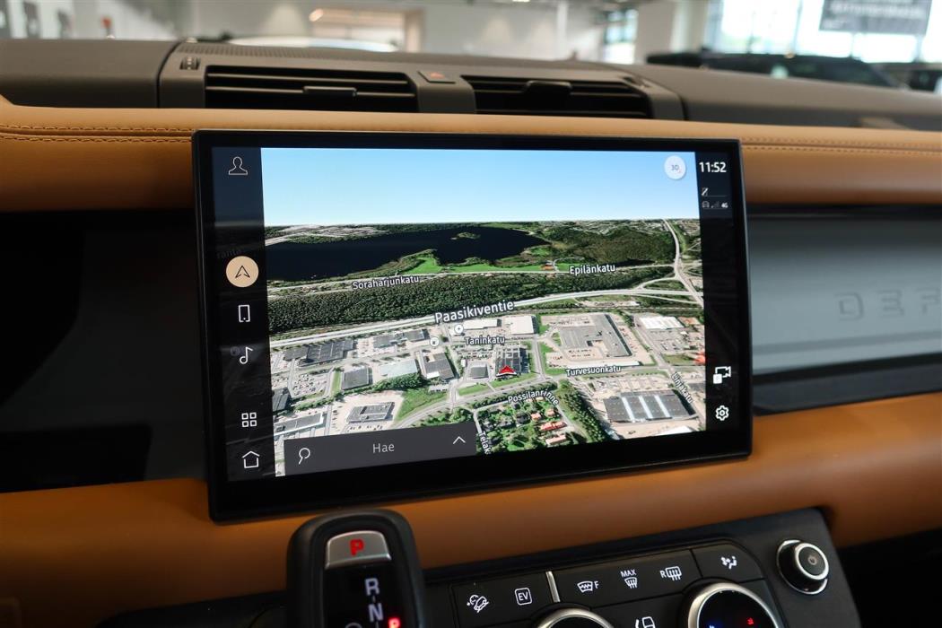 Land Rover Defender 2023