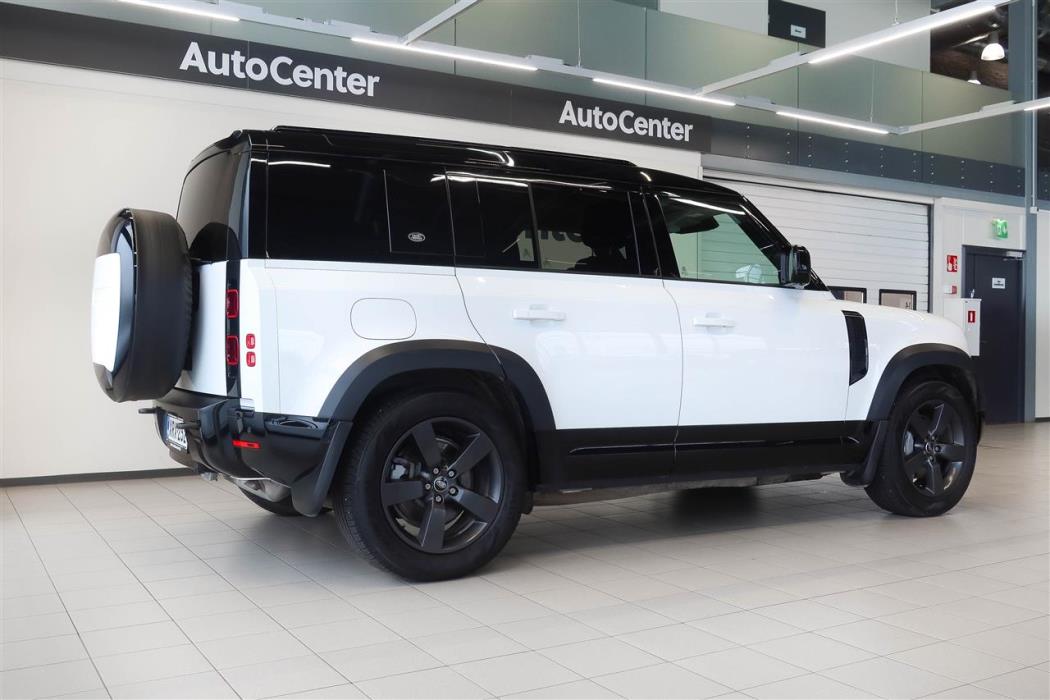 Land Rover Defender 2023