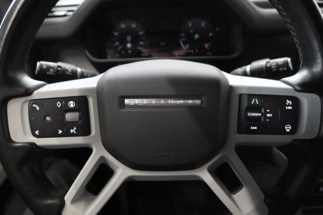 Land Rover Defender 2024