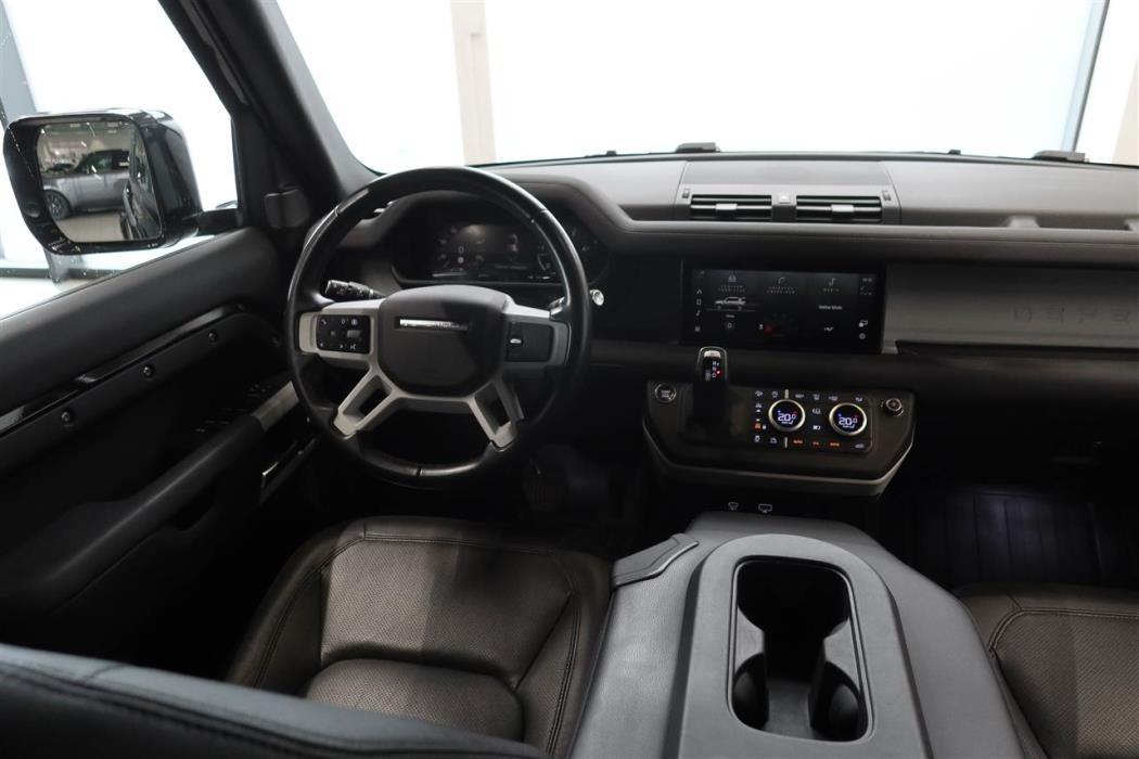 Land Rover Defender 2024