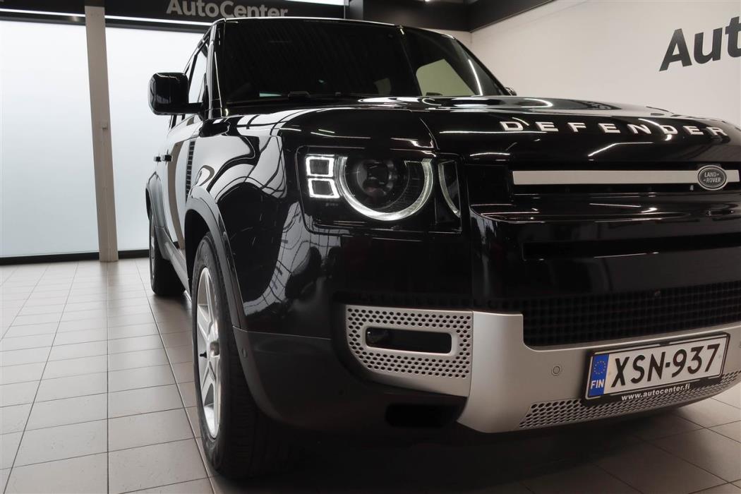 Land Rover Defender 2024