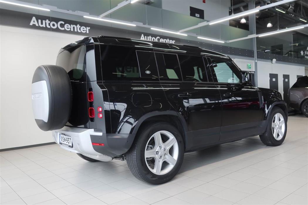 Land Rover Defender 2024