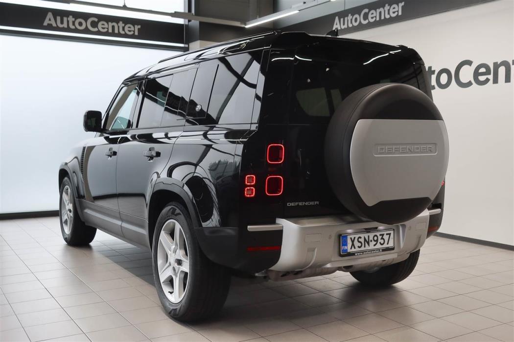 Land Rover Defender 2024