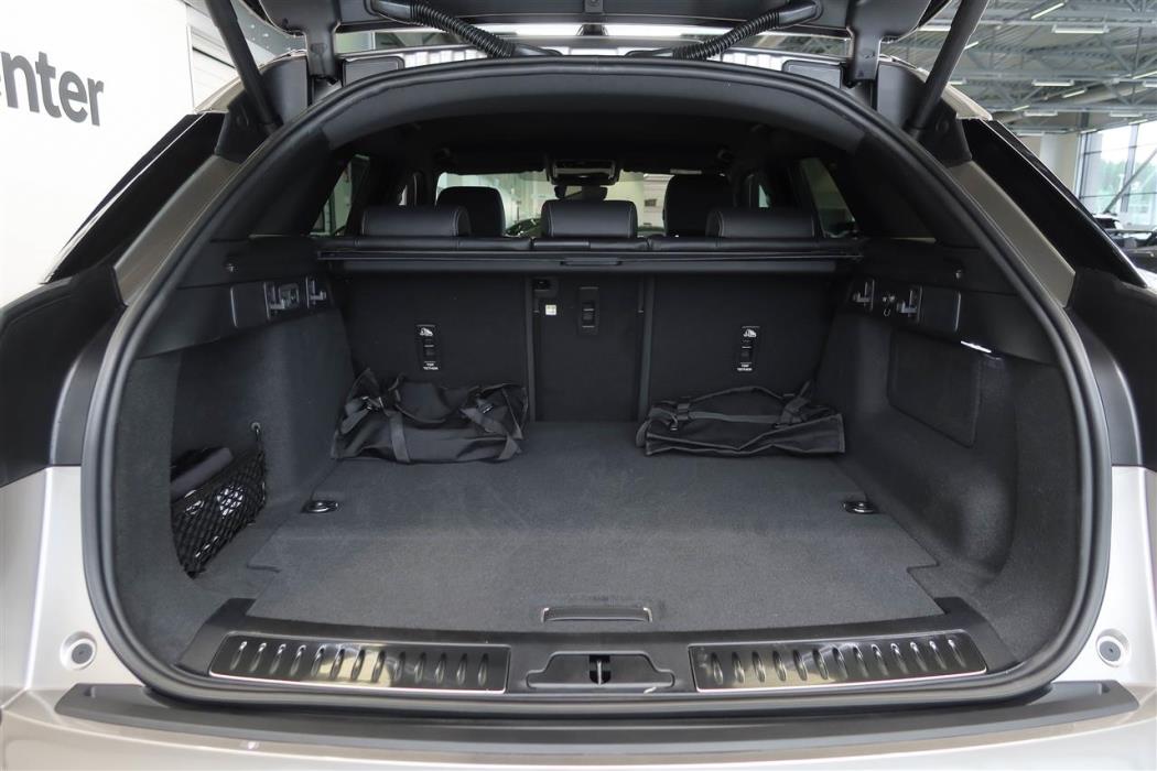 Land Rover Range Rover Velar 2026