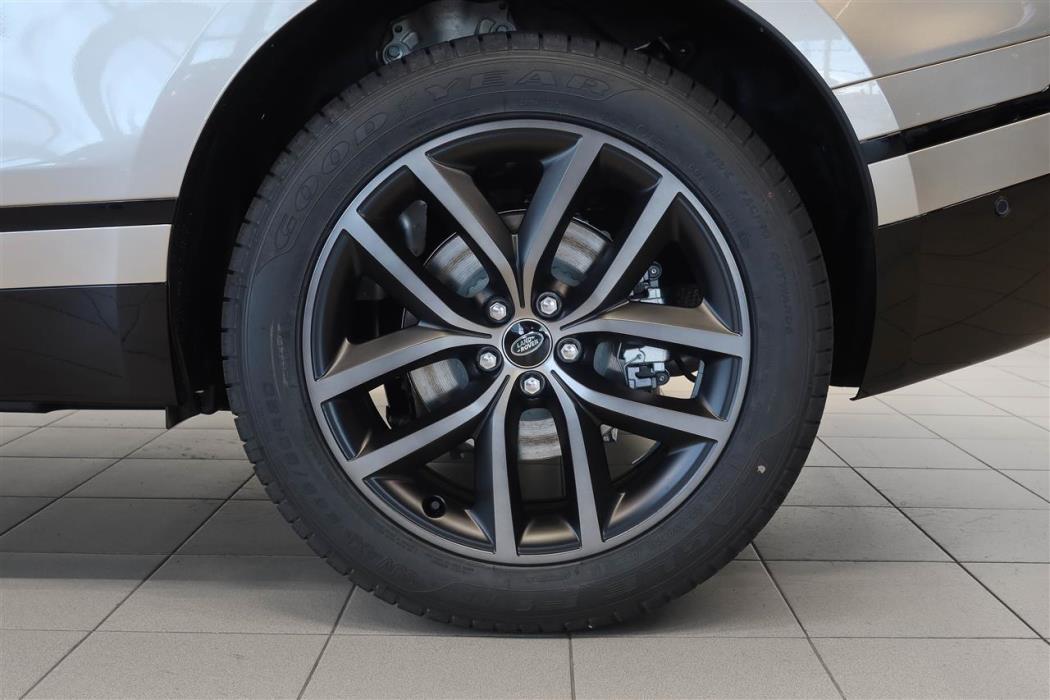 Land Rover Range Rover Velar 2026