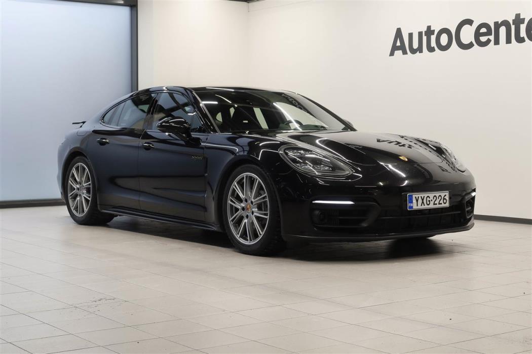 Porsche Panamera 2021