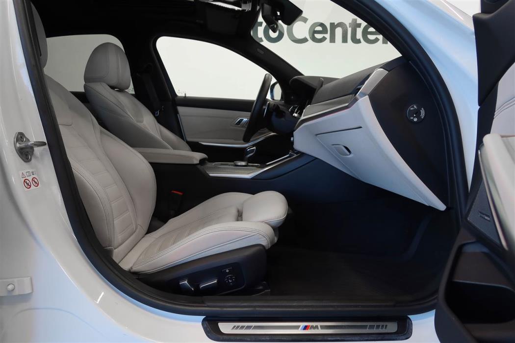 BMW 330 2019