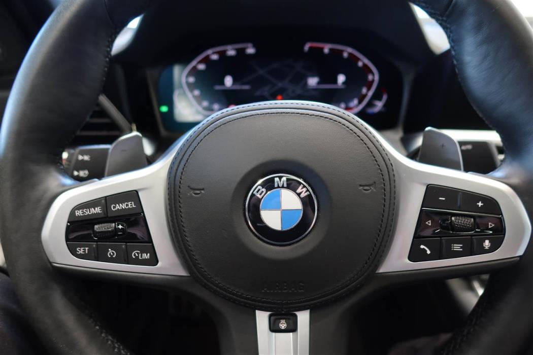 BMW 330 2019