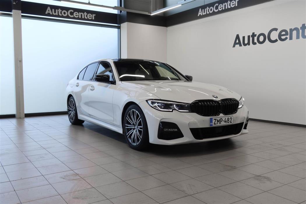 BMW 330 2019