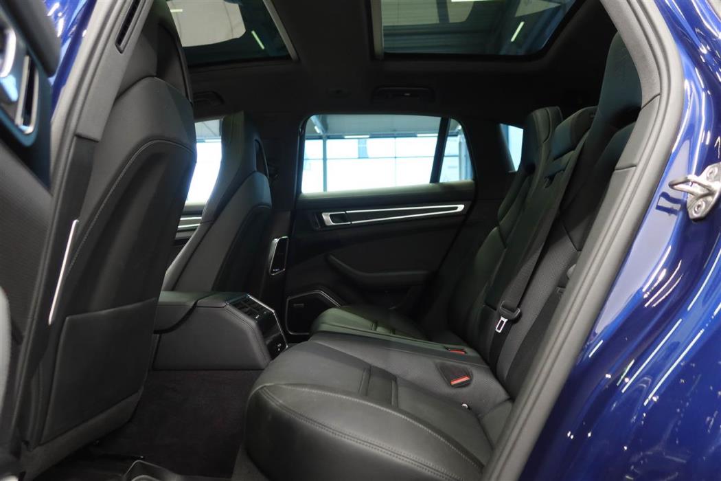 Porsche Panamera 2021