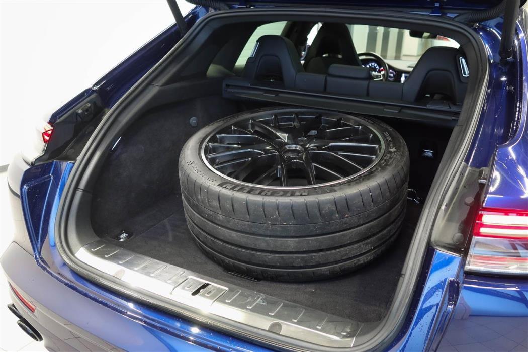 Porsche Panamera 2021