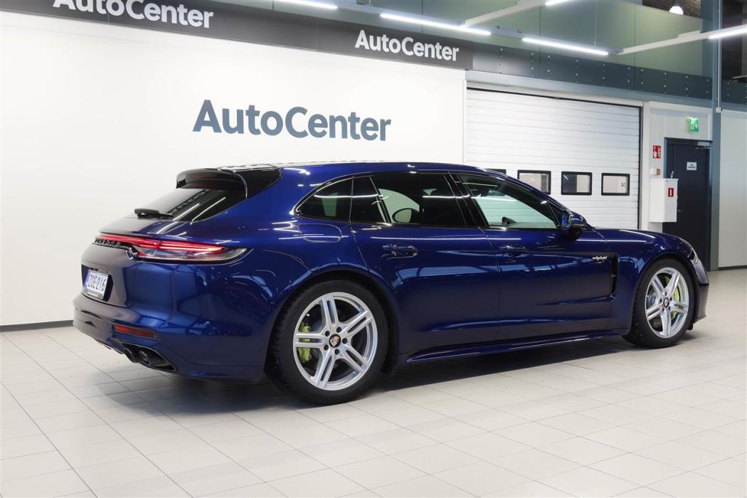 Porsche Panamera 2021