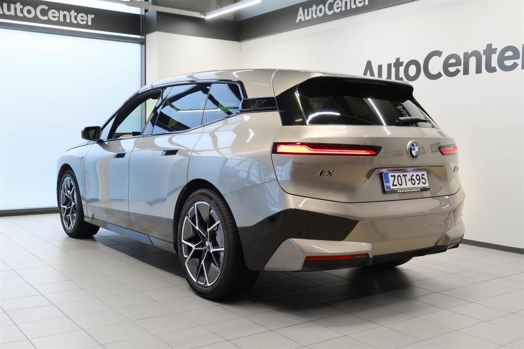 BMW ix M60 2023