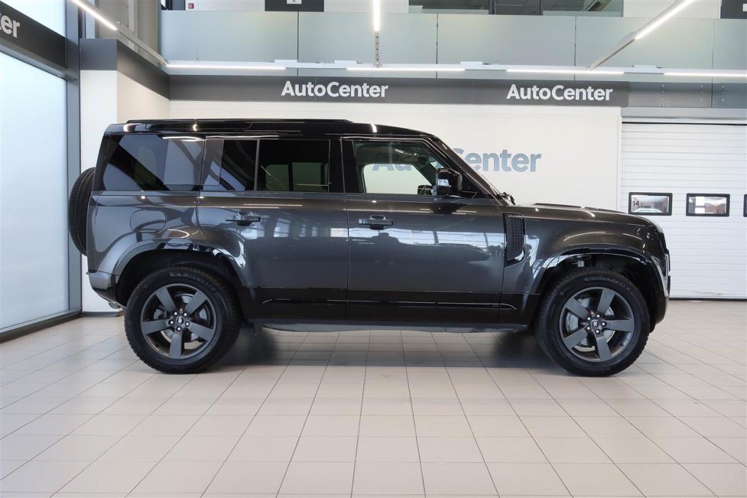 Land Rover Defender 2025
