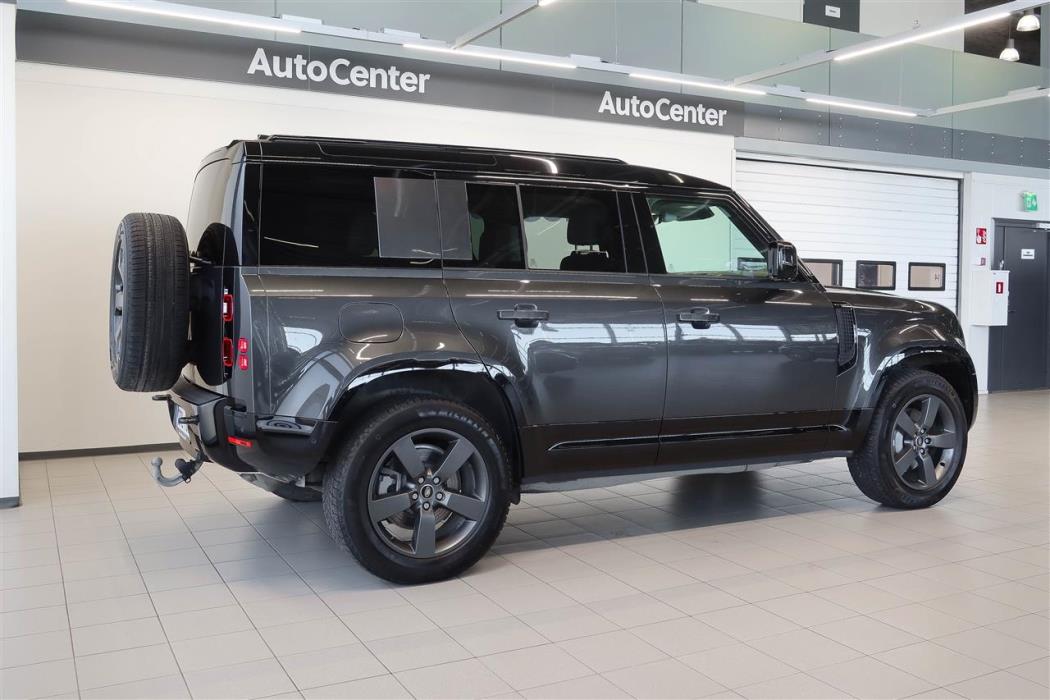 Land Rover Defender 2025