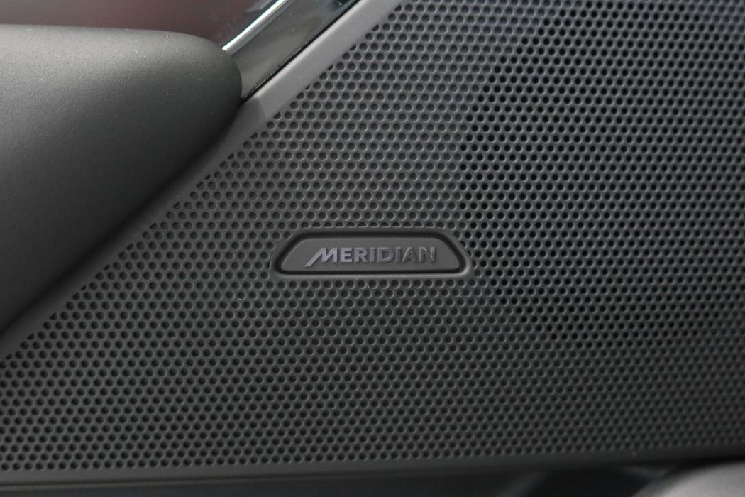 Land Rover Range Rover Velar 2026