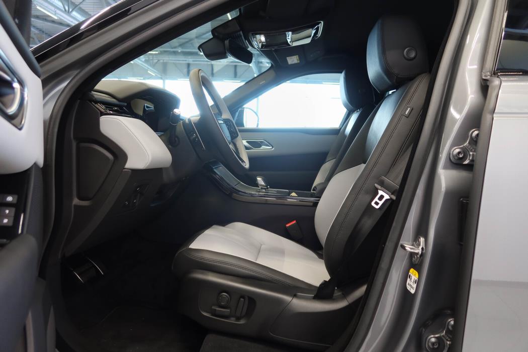 Land Rover Range Rover Velar 2026