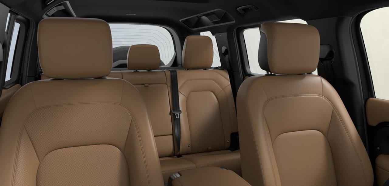 Land Rover Defender 2025