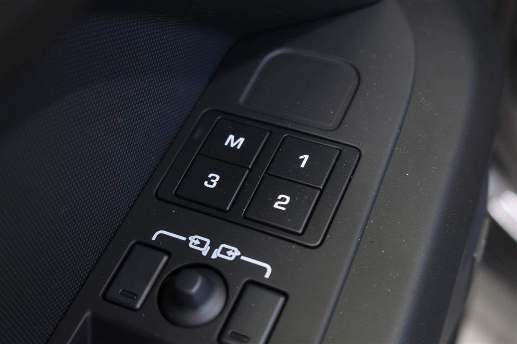 Land Rover Defender 2026